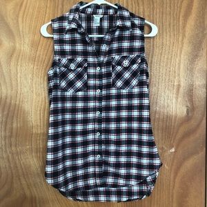 • 2/$10 • Forever 21 Plaid Button Up